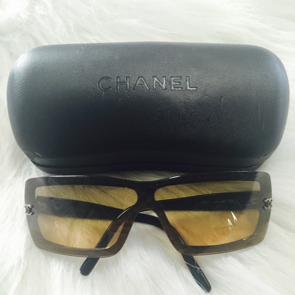 SOLD 🚫 💯Authentic Chanel sunglasses.