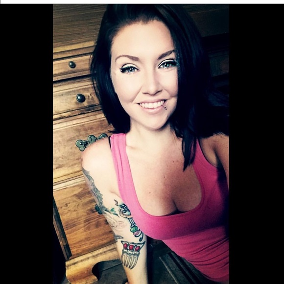 Meet your Posher, Jessica - Picture 1 of 1