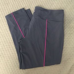 VS Gray Capri Leggings