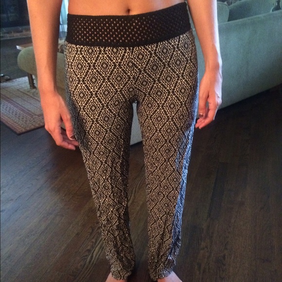 Cute printed pants!!! - Picture 2 of 3