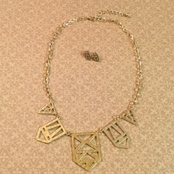 Jewelry - NWT gold tone necklace and earrings