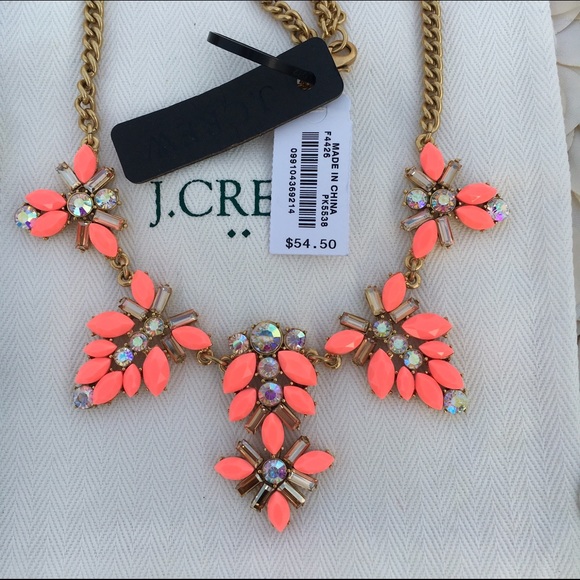 NWT J Crew Coral Pink Gemstone Blossom Necklace - Picture 3 of 4