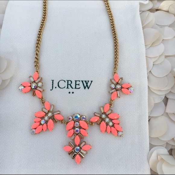 NWT J Crew Coral Pink Gemstone Blossom Necklace - Picture 4 of 4