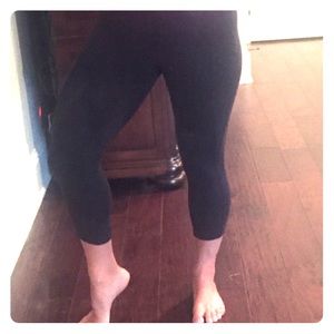 Lululemon Exquisite crops-size 4-add'l pics