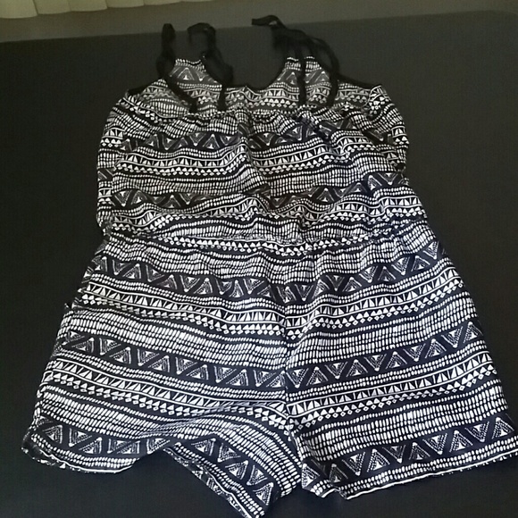 Romper - Picture 2 of 2