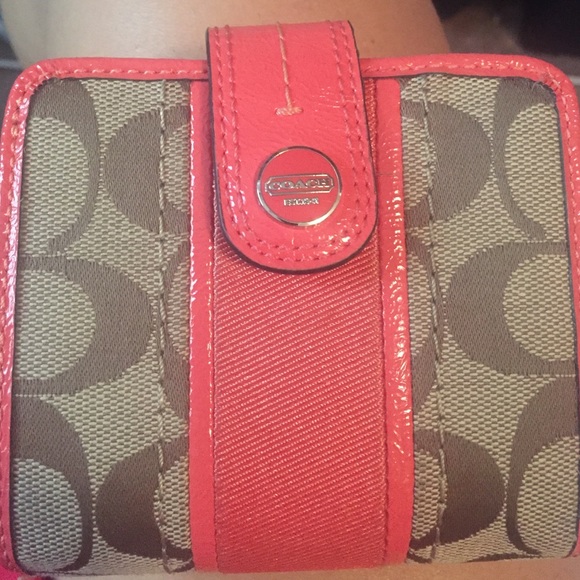 CORAL COACH WALLET
