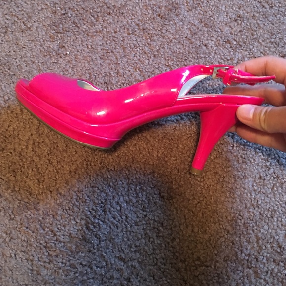 Heels - Picture 3 of 3