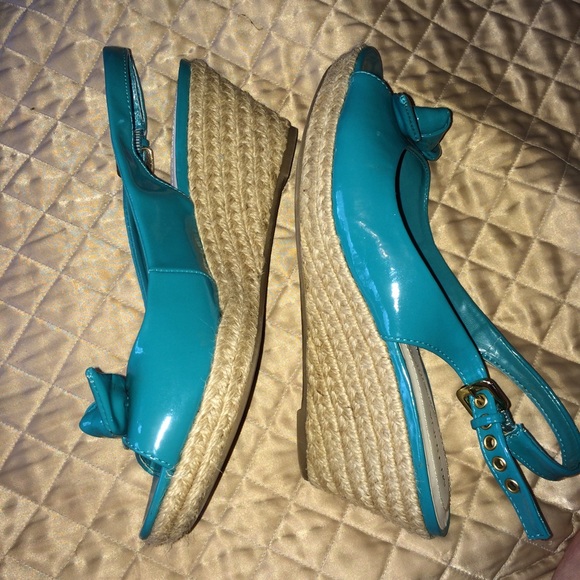 Patent turquoise sling back espadrilles. Size 8. - Picture 2 of 3