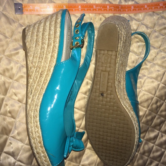 Patent turquoise sling back espadrilles. Size 8. - Picture 3 of 3