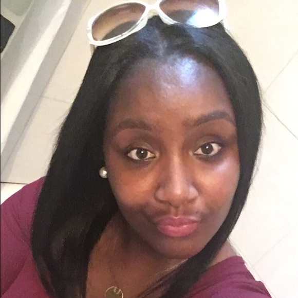 Meet your Posher, Tirra - Picture 1 of 1