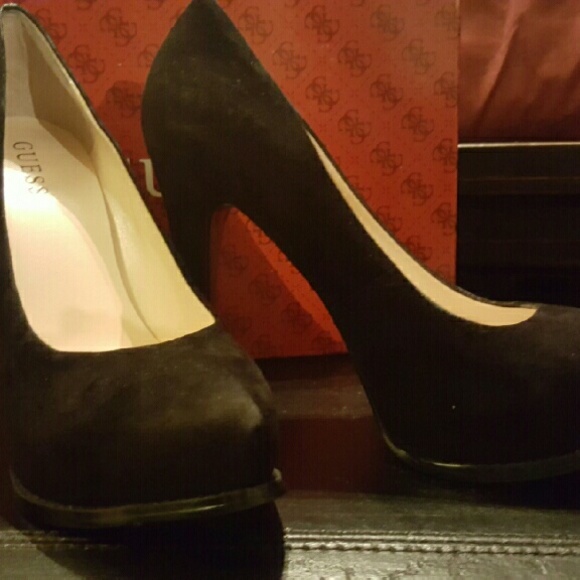 🎉 GUESS heels - Picture 1 of 3