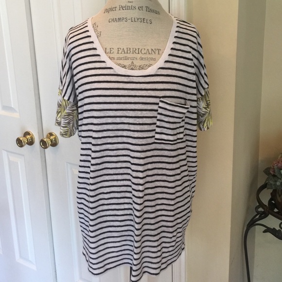 Old Navy Tops - Old Navy Boyfriend Top