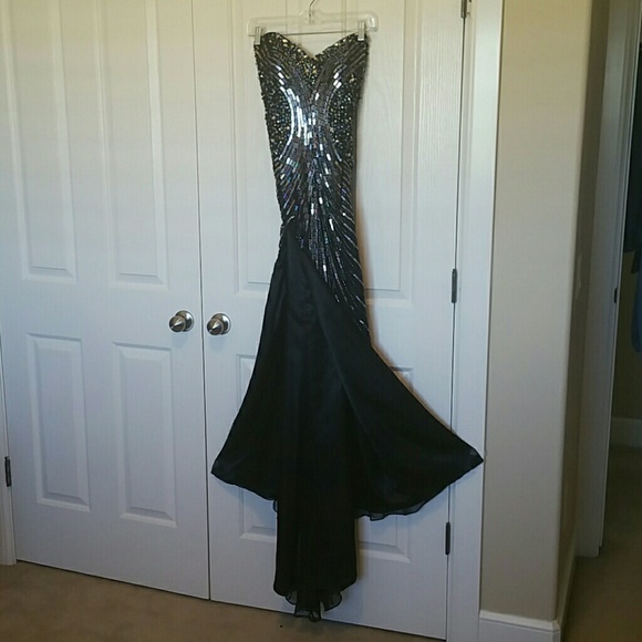 Super sexy beaded gown with high slit - Picture 1 of 4