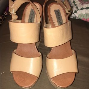 Steve Madden nude wedges size 8