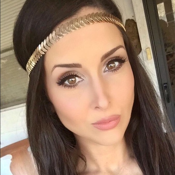 Meet your Posher, Cesli - Picture 3 of 4