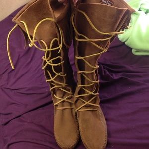 Knee-high Minnetonkas