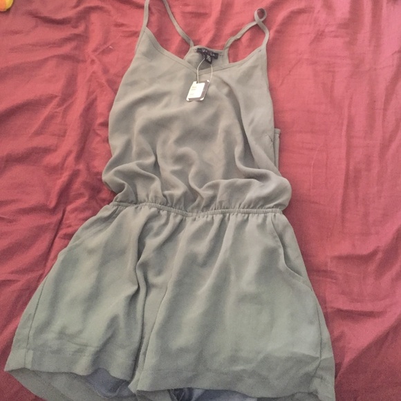 Beautiful jumpsuit - Picture 1 of 4
