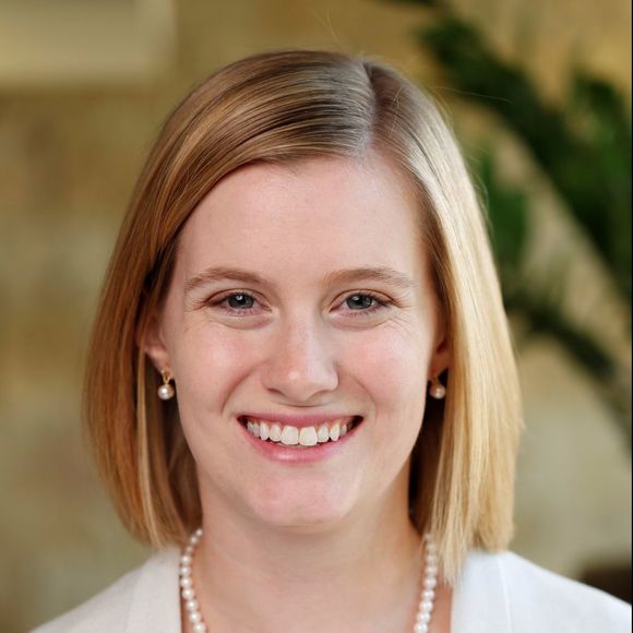 Meet your Posher, Elizabeth