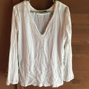 White crisp 100%cotton bohemian shirt Med details