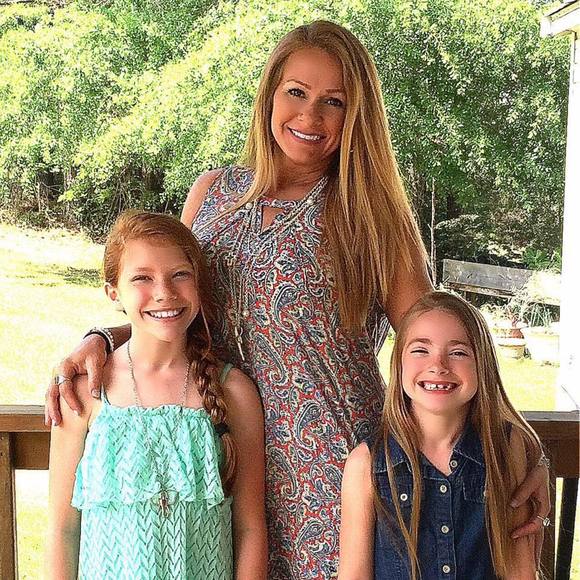 Meet your Posher, Danielle - Picture 1 of 1