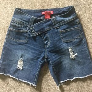 Red Rivet Jean Shorts, size 11