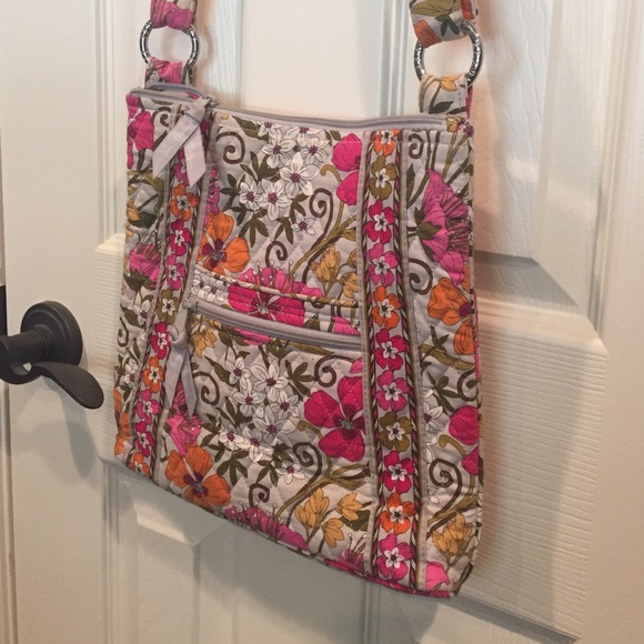 Vera Bradley cross body purse - Picture 1 of 3