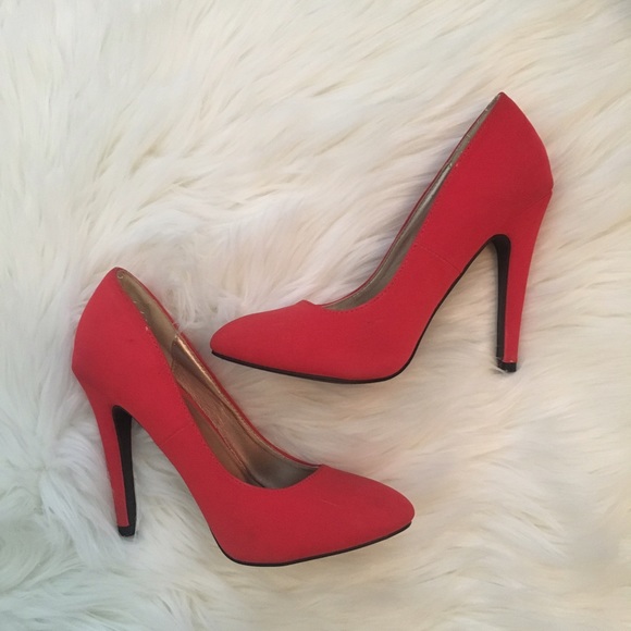 Qupid Shoes - Coral heels