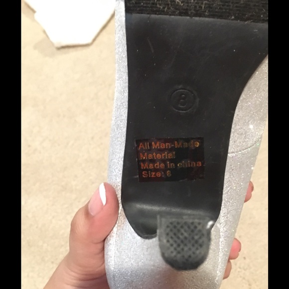 Cute sparkly silver DEB kitten heels with bows - Picture 3 of 3