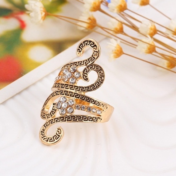 Gold Scroll Design Ring - Picture 2 of 4