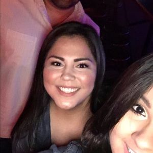 Meet your Posher, Milaura