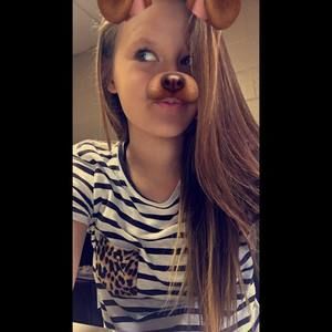 Meet your Posher, Demi