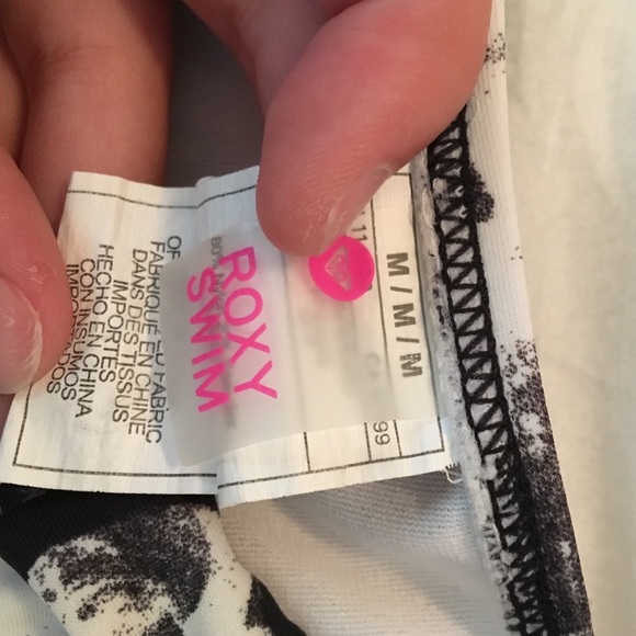 Roxy Set!! - Picture 2 of 4