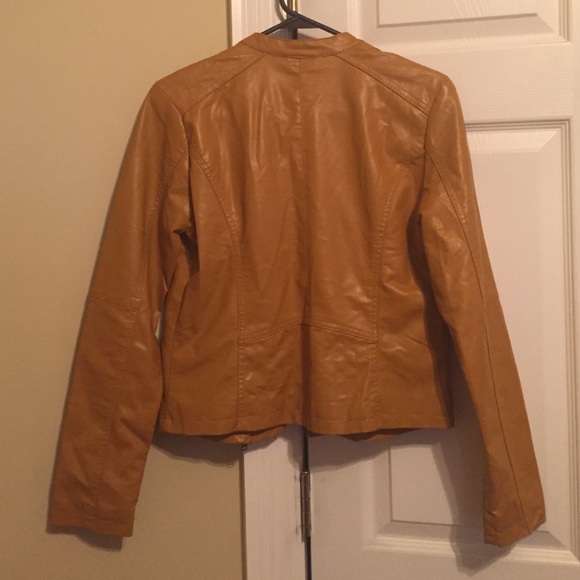Leather jacket - Picture 2 of 2