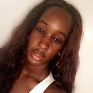 Meet your Posher, Monisha momo