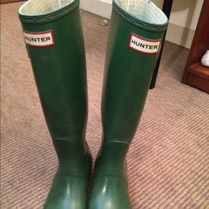 Hunter rain boots, classic green, fair condition.