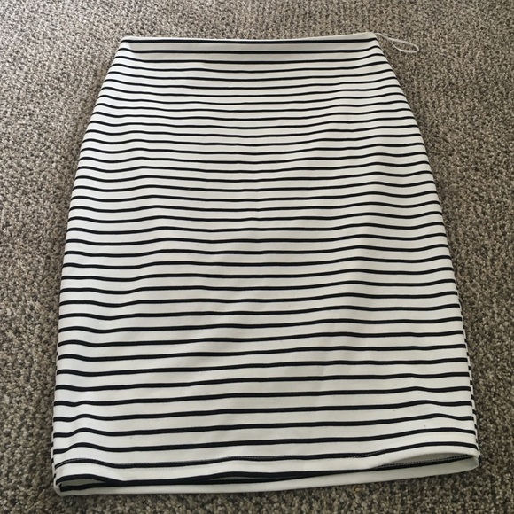 Never worn maternity pencil skirt