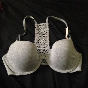 Victoria's Secret Bra (34 C)