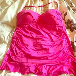 NWT Plus size bathing suit 24w Anna.Perfectly Pink