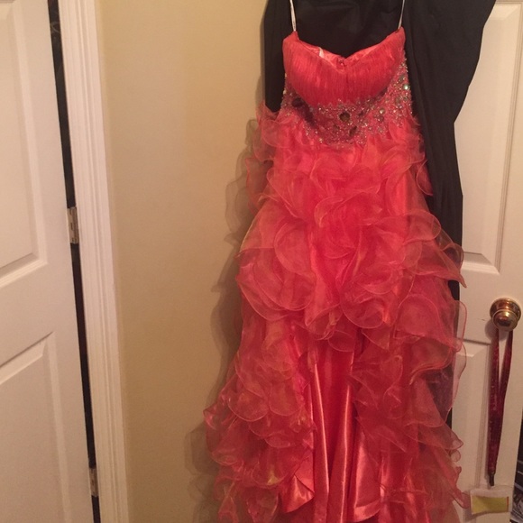 Prom dress - Picture 1 of 4