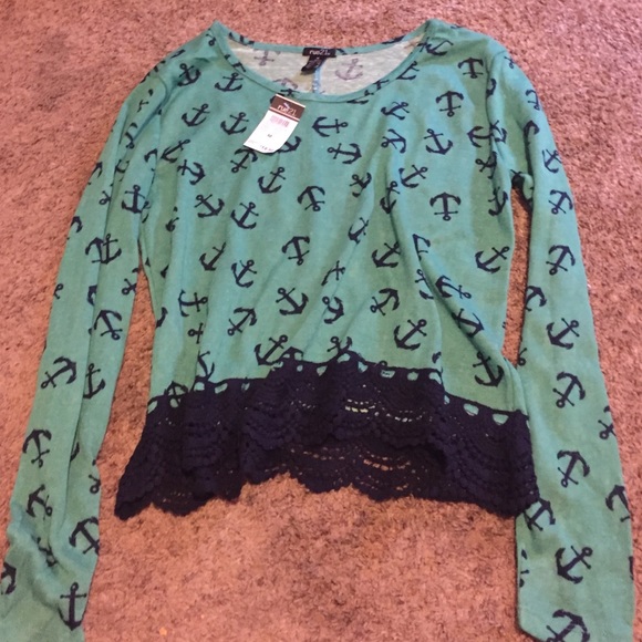 Long sleeve top