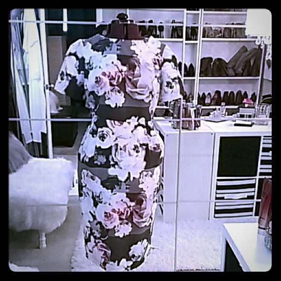 Dress- midi 3/4 sleeve