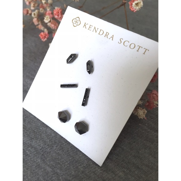 NWT Kendra Scott Austin Stud Set in Gunmetal - Picture 2 of 3
