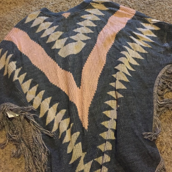 Poncho - Picture 3 of 3