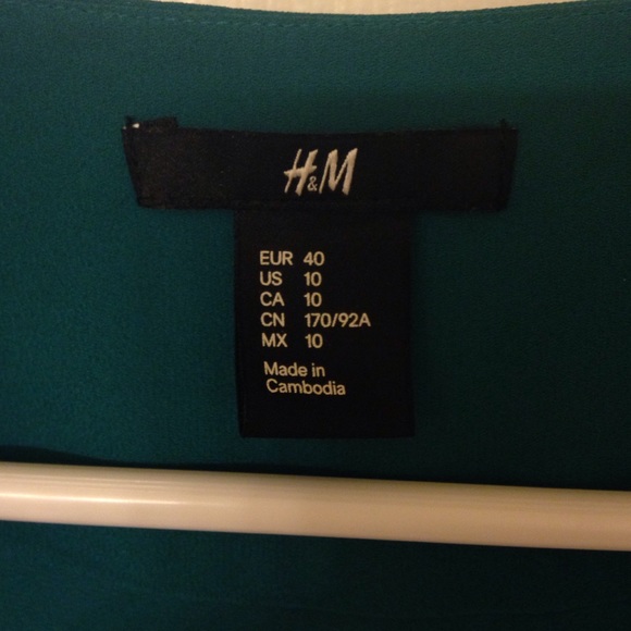 H&M Blouse - Picture 2 of 3