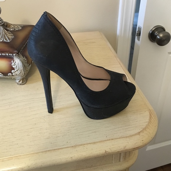 Pumps - Picture 4 of 4