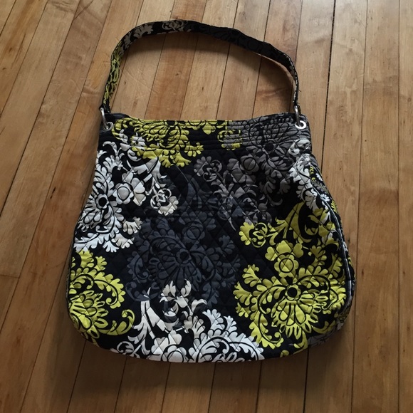Vera Bradley tote in discontinued pattern!