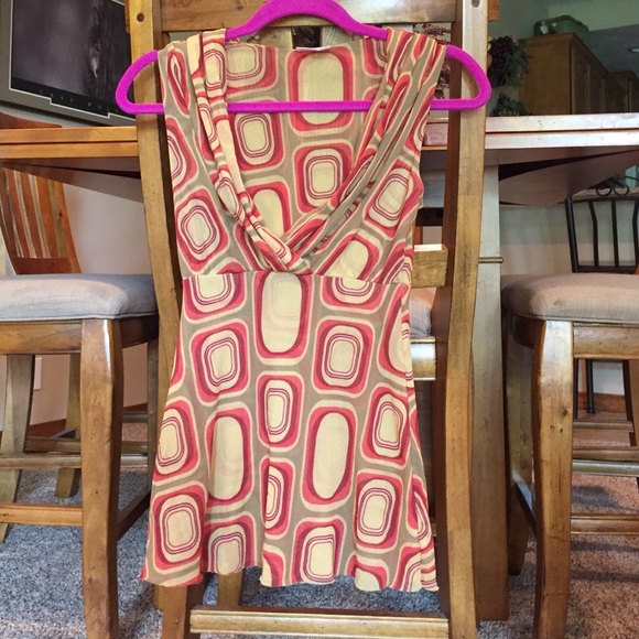 Po Tops - 70s Inspired Top with fun print in orange
