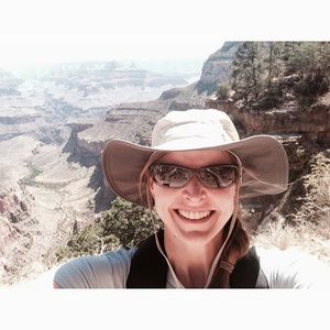 Meet your Posher, Elizabeth