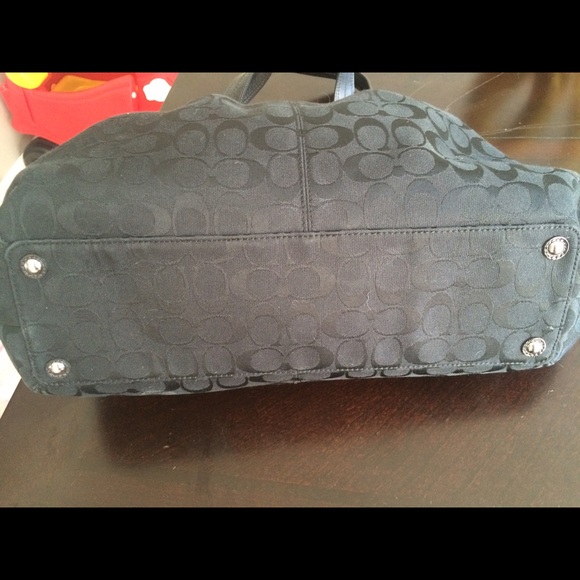 Authentic, large Coach hangbag - Picture 2 of 3