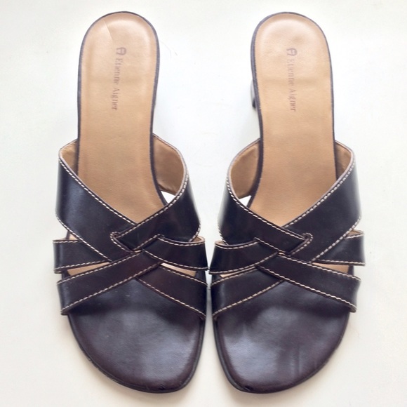 Lovely Etienne Aigner woven leather sandal